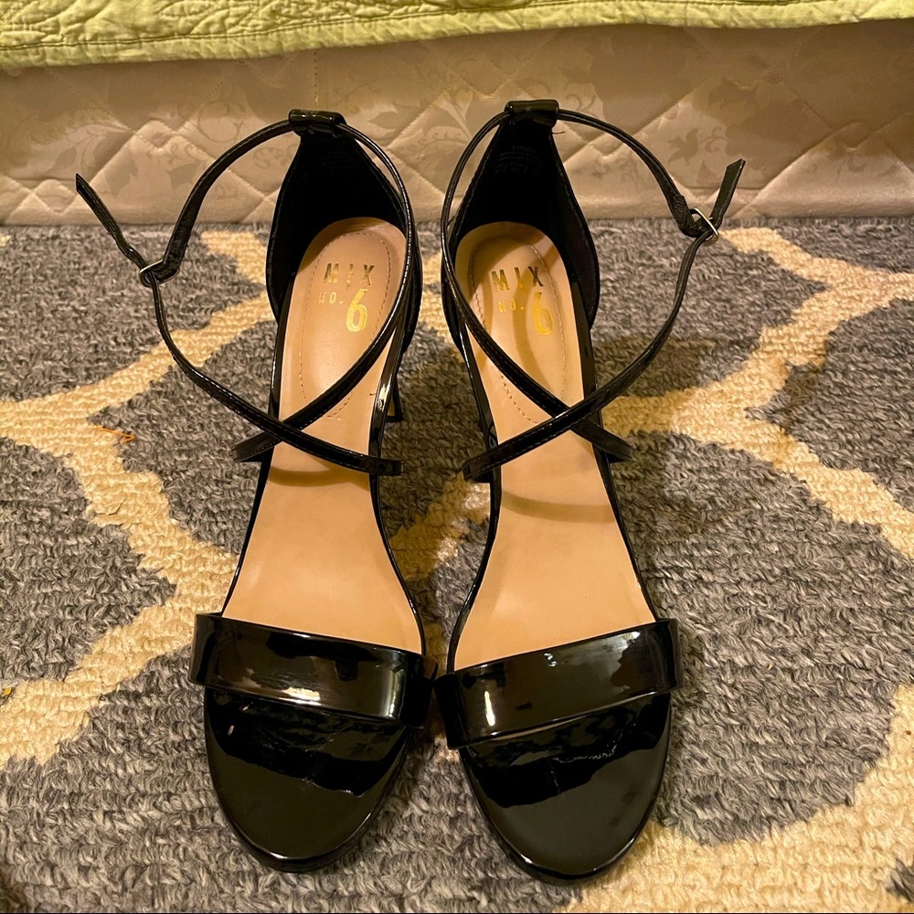 Mix No. 6 Black crisscross heel